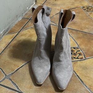 Zodiac wester leather boots.